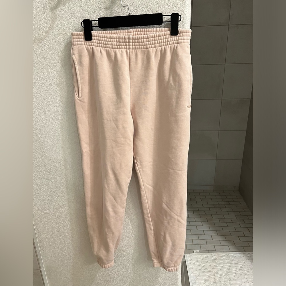 Aritzia TNA Sweatfleece Perfect fit light pink